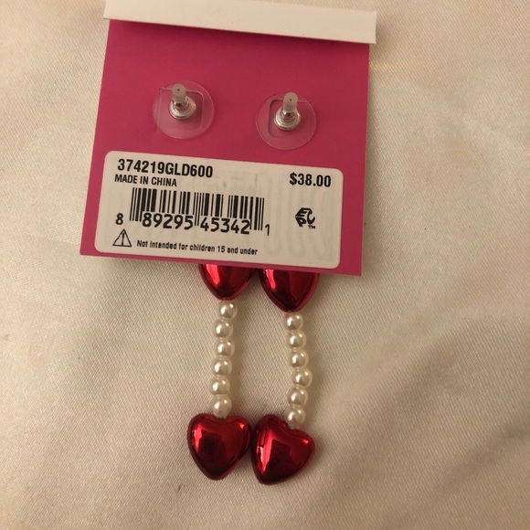 Betsey Johnson Red Hots Linear Heart & White Faux Pearl Drop Earrings NWT - Picture 8 of 9